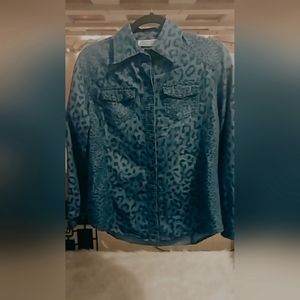 Long sleeved Cheeta navy button-up.